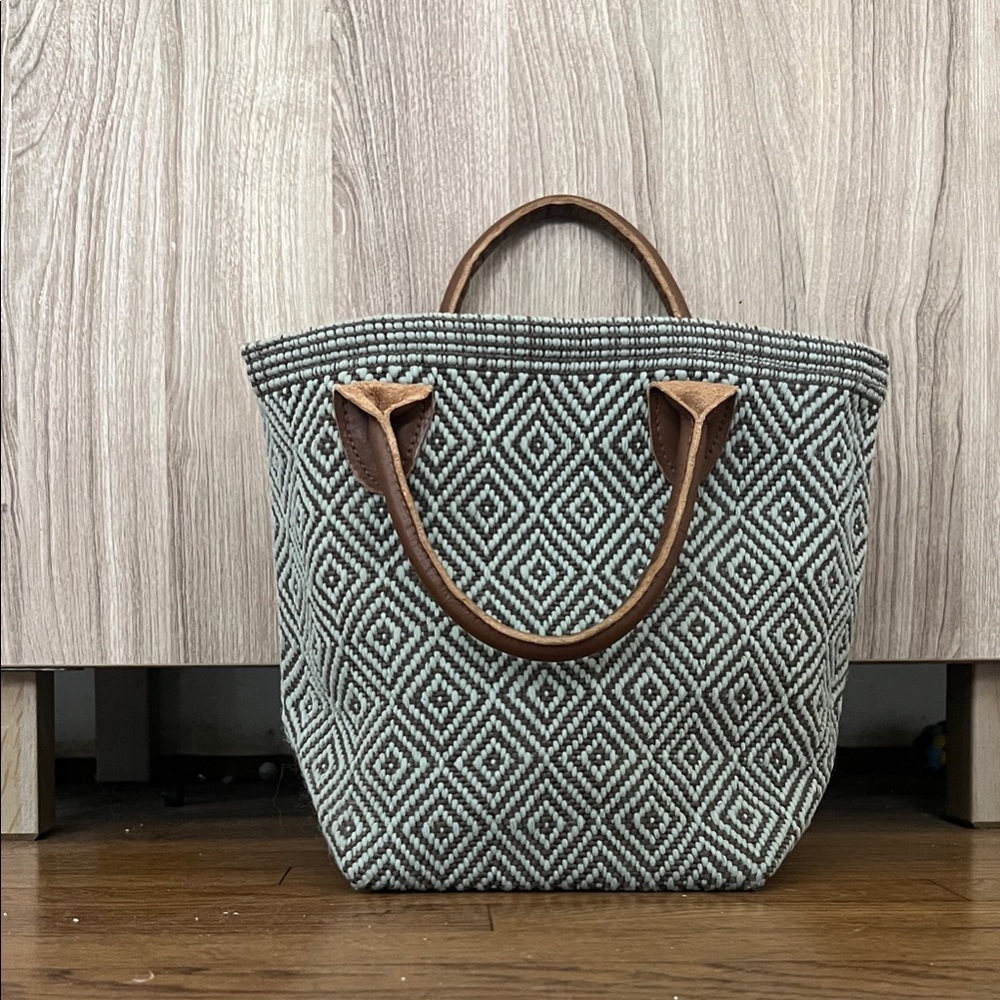 Woven Diamond Tote Bag in Gray and Cream